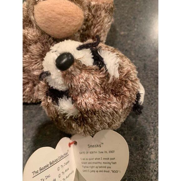 Ty Beanie Babies  Sneaks Raccoon - Picture 4 of 7